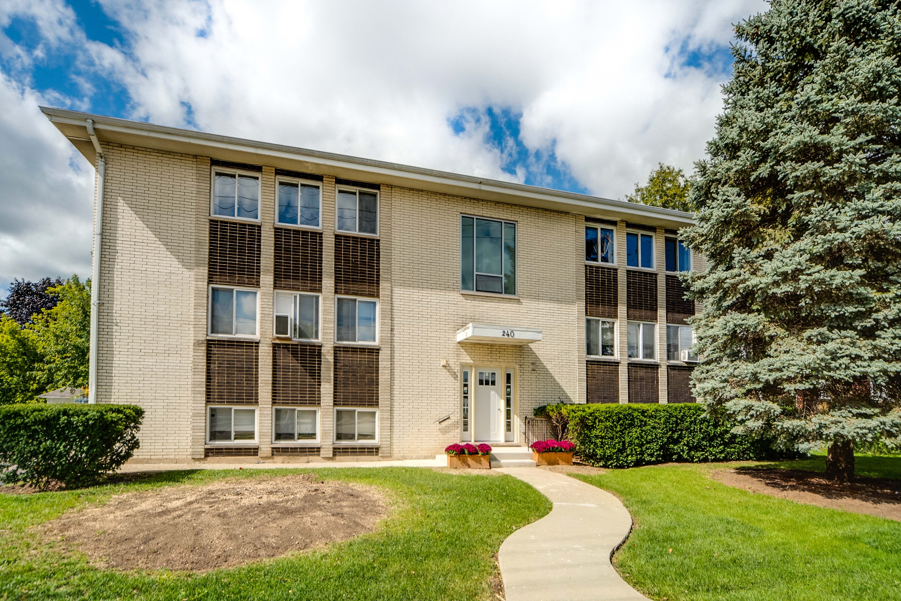 240 North Archer Avenue - D