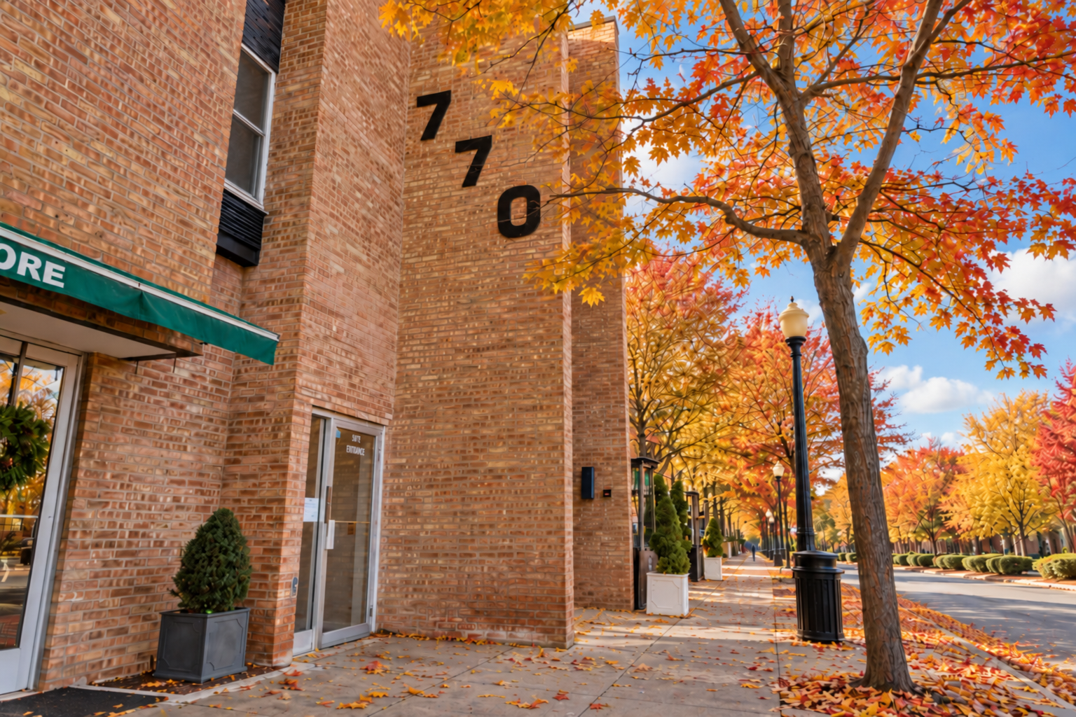 770 North Western Avenue - 2E