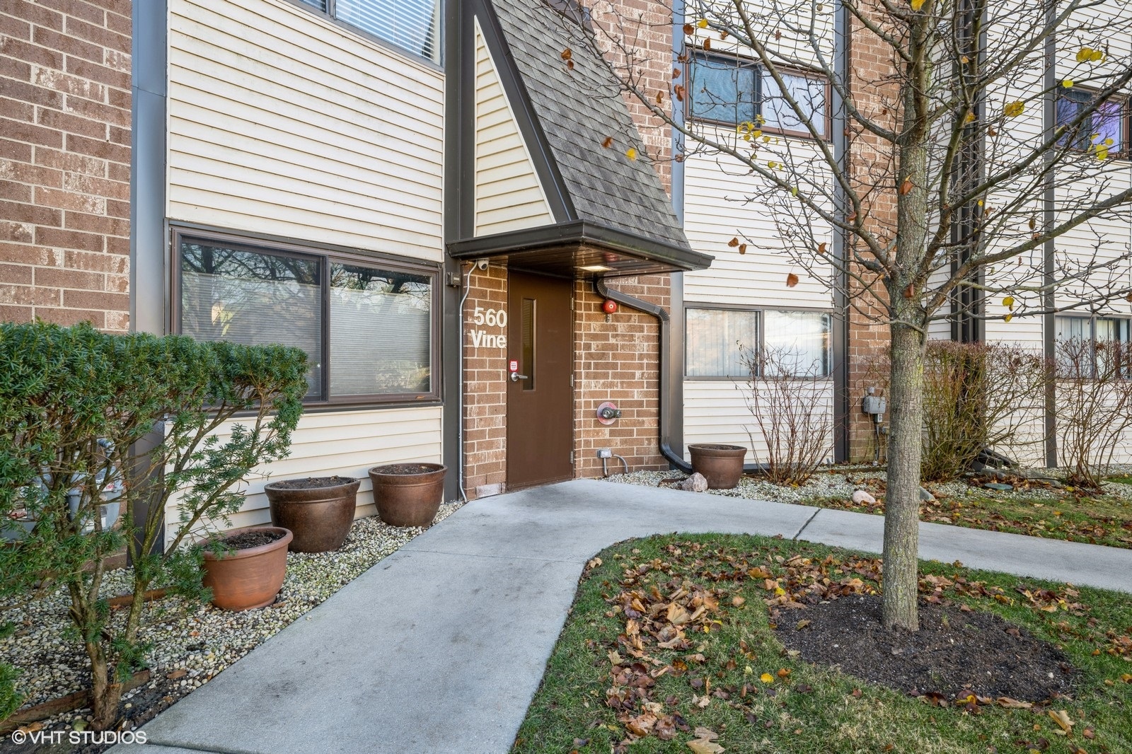 560 Vine Avenue - 306